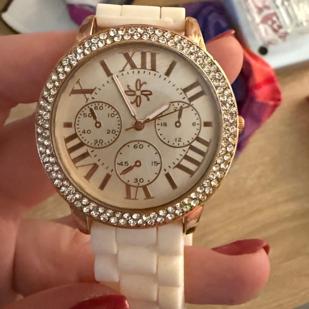 Elegant White and Gold Watch with Crystal Accents